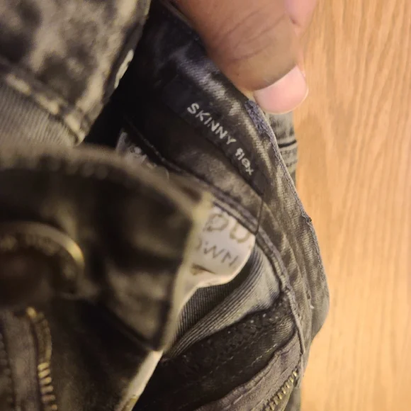 CJ Black Premium Jeans | Skinny Flex | Black/Gray | 34x22 - Picture 3 of 5